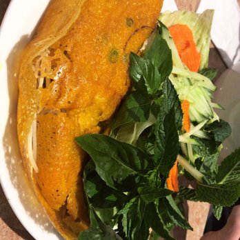 Fresh Vietnamese vermicelli bowls at Mekong Restaurant Calgary